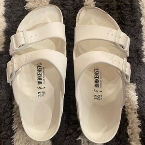 Birkenstock Arizona women’s white sandals, slippers size 6.5